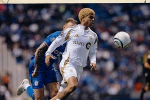 一度因歧视事件中断，美冠杯洛杉矶FC1-1平蓝十字，总比分4-1晋级