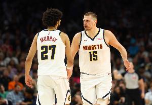 冠军搭档！本赛季穆雷为约基奇送出助攻数联盟第一 两人互换第二