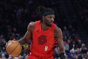 火线救援!格兰特复出12中5贡献16分 末节关键时刻连中三分