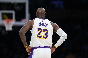 Skip:詹姆斯!你这辈子最接近GOAT的方式 就是买只山羊养在后院