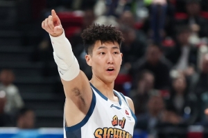 打得可以！李玮颢11中6拿到17分6篮板1助攻2盖帽