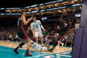 哈队：三球不是脏球员&虽然动作像WWE 问题是裁判就在跟前但没吹