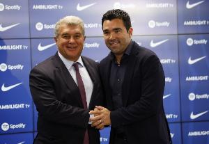 马卡:在巴萨从欧冠出局后,拉波尔塔和德科进入更衣室安慰球员