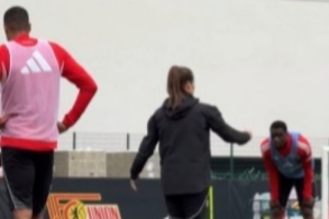 柏林联合官推怒怼性别歧视球迷：她不教喷子，只教职业球员