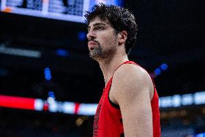 不愧是全明星!阿夫迪亚上半场11中7砍下16分7助 罕见无罚球得分