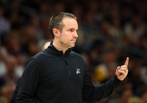 奥特:我们目标就是打进季后赛 无论用什么方式都要进去