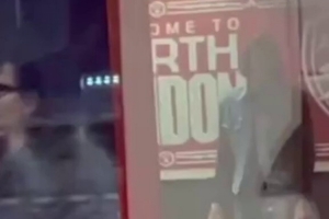 好心情!卡拉菲奥里赛后跳舞,庆祝球队晋级欧冠四强