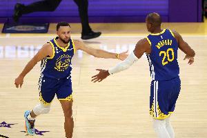 霍福德:我在场上时会忍不住看库里打球 你肯定不想成为他的对手