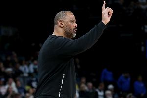 乌度卡:我们已基本敲定对湖人的首发第五人 但暂时不会对外公布