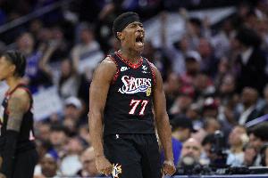 被主帅纳斯形容狂野 埃奇库姆：年轻人打如此强度的大战 难免如此