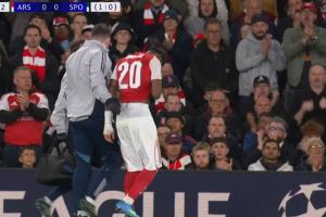 马杜埃凯受伤！下场时一瘸一拐，道曼替补登场