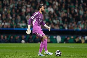 拉亚本赛季欧冠8场零封，追平莱曼保持的阿森纳门将纪录