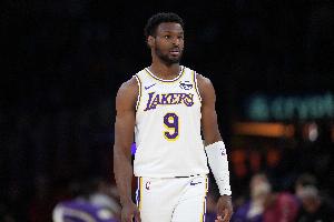 雷迪克:布朗尼进步很大我们都信任他 季后赛大家都要做好准备