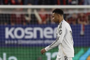 遗憾,姆巴佩、维尼修斯等皇马众将赛后向球迷看台鼓掌致意