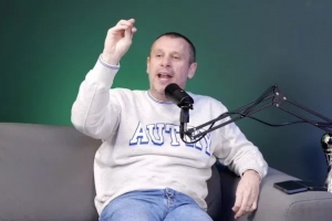 卡萨诺：听说皇马有意阿莱格里？皇马是严肃的地方，不是闹着玩的