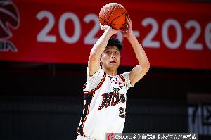 尽力了！栾利程替补11中6空砍22分3板2助1断 罚球11中8