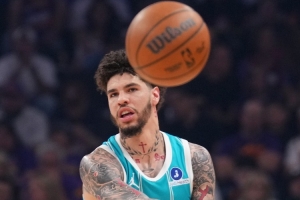 被打惨了！输31分是黄蜂本赛季最大失利分差