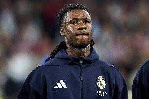 记者：23岁卡马文加并不愿意离开皇马 俱乐部内部也仍有人相信他