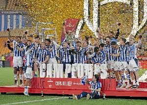 马卡报：皇家社会全队今天返程，下周一将举行国王杯夺冠庆祝活动