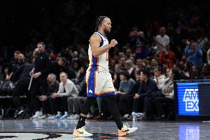 次节状态回落！布伦森半场15中9砍下22分3板3助1断 首节轰19分