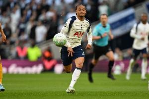 TA：西蒙斯是热刺球队计划的核心 他必须首发出战剩余的所有比赛