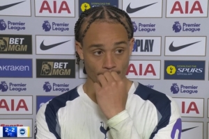 西蒙斯：被绝平很痛苦但一场胜利就能扭转势头 我踢着想要的位置