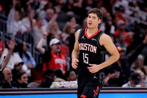 高开低走！谢泼德20中6拿17分8助 有4失误