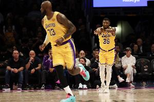 不败首发对决！湖人今日首发2胜0负继续不败 火箭首发赛季首败