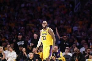 徐静雨：詹姆斯是NBA技术当之无愧的GOAT 他的进攻手段历史最丰富