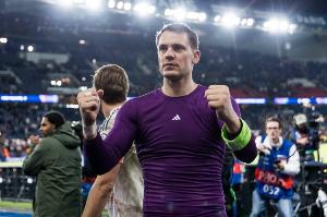 诺伊尔追平托马斯·穆勒，两人都是13次德甲冠军并列历史第一