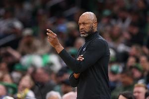 莫斯利：活塞身体对抗非常激烈 他们打得极具侵略性