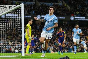 TA：奥赖利是曼城的 “六边形战士”，他成为球队攻防转换的核心