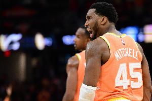 米切尔：莫布里是年度最佳防守球员 他做到了我们期待的一切