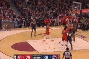 很强硬！莫布里暴扣得手后补篮也有 率队稳住局势打停猛龙