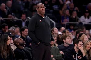 领先一晚上天亮输球了！尼克斯末节15-28净负13分 惨遭老鹰逆转