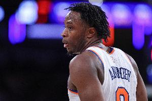 只输了1分！阿努诺比罚球8中4&关键两罚不中 拿到14分8板2助2断