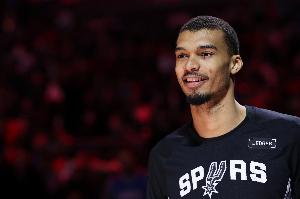 解说：文班亚马的出现 让DPOY这个奖项历史第一次没有了任何争议