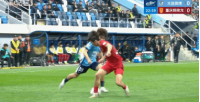 铜梁龙两人伤退！李镇全与吕焯毅对抗后伤退，韦所为登场